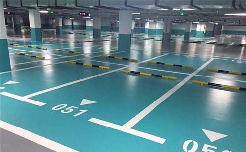 巩留巩留环氧地坪中涂：构筑坚固地面的关键环节